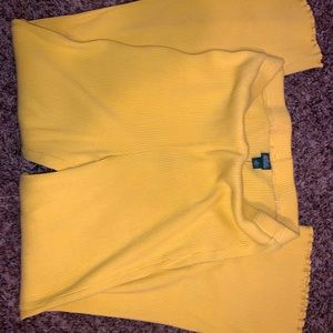 Yellow Scalloped Trim Cropped Capri's 🤩